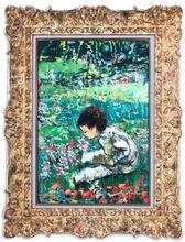 Garçon sentant des fleurs dans le jardin, circa 1970