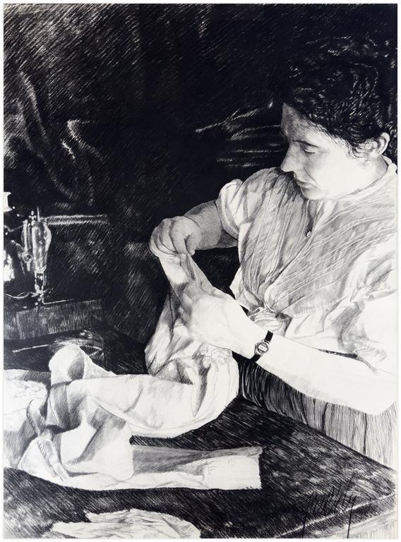 Claude Grobéty, Debout, table à couture, corsage blanc, montre bleue - 1986