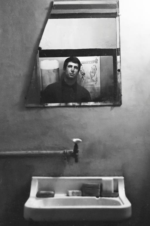 Portrait de Vladimir Yankilevski dans le miroir