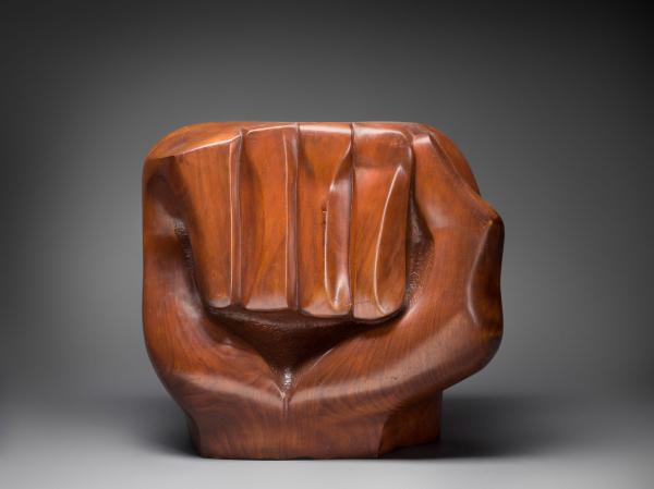 Elizabeth Catlett. Black Unity, 1968. Cedar. Crystal Bridges Museum of American Art, Bentonville, Arkansas, 2014.11. © 2024 Mora-Catlett Family / Licensed by VAGA at Artists Rights Society (ARS), NY. (Photo: Edward C. Robison III)