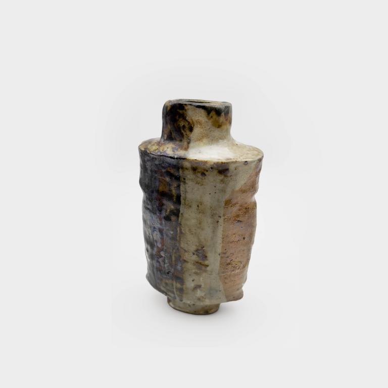 Jacqueline Lerat, Petit vase noir, blanc, beige, 1966