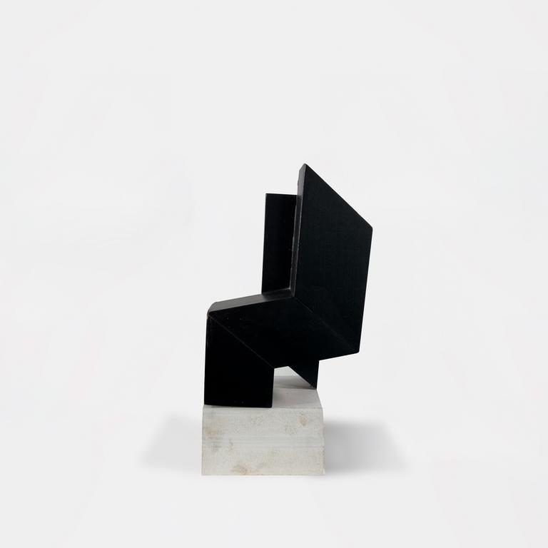 Catalogue raisonné, Joël Froment, Totem noir sur socle blanc