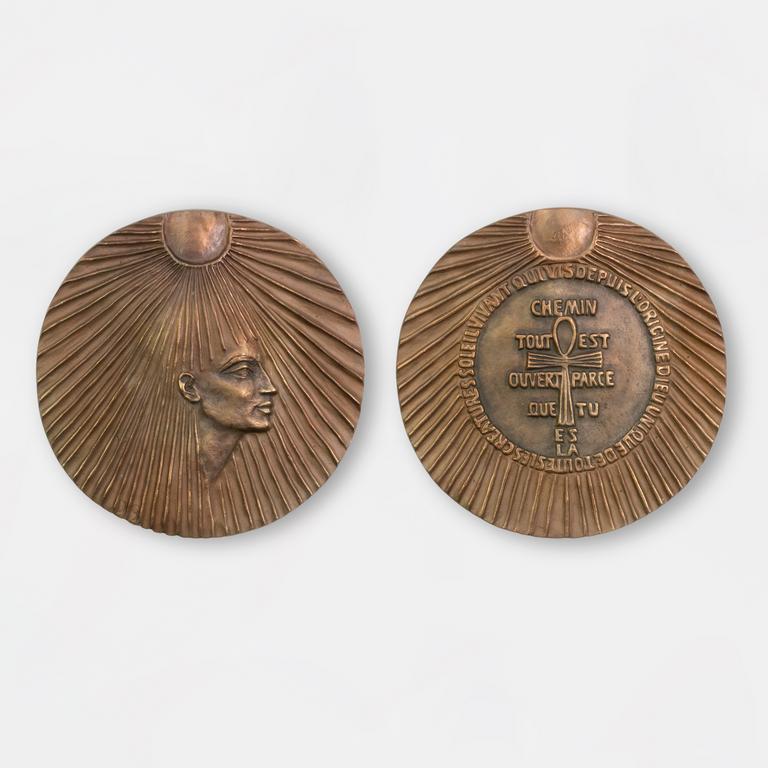 Daria Gamsaragan, médaille Néfertiti et Hymne au Soleil - 1977, recto