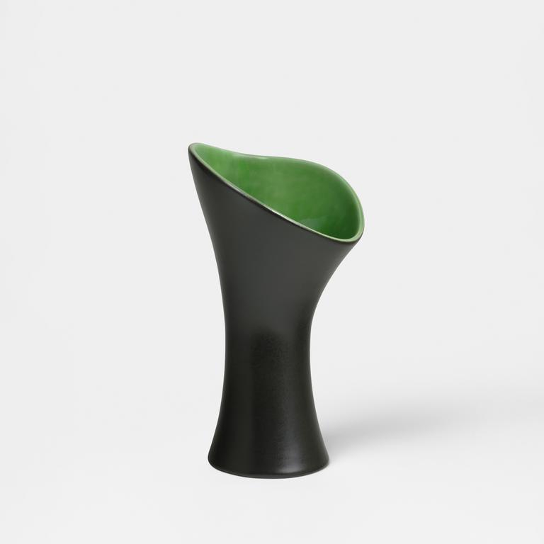 Catalogue raisonné, Pol Chambost, Vase cornet (noir vert). Modèle 2045 — 1956