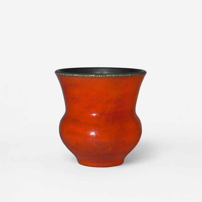 Catalogue raisonné, Pol Chambost, Vase (rouge noir). Modèle 840 — 1953