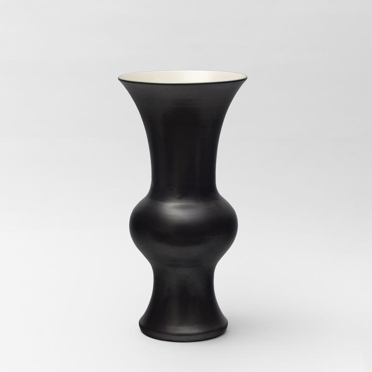Catalogue raisonné, Pol Chambost, Vase balustre (noir blanc). Modèle 868 — 