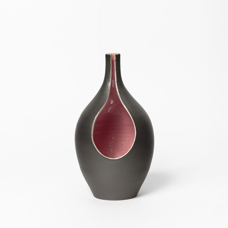 Catalogue raisonné, Pol Chambost, Vase Goutte (noir rose). Modèle 1068 — 1955