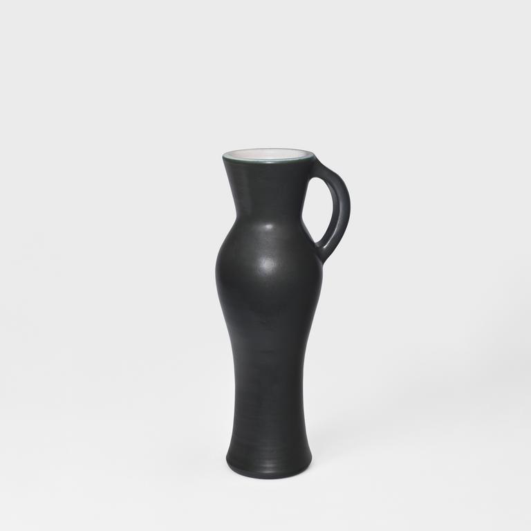 Catalogue raisonné, Pol Chambost, Vase pichet (noir blanc). Modèle 1017 —