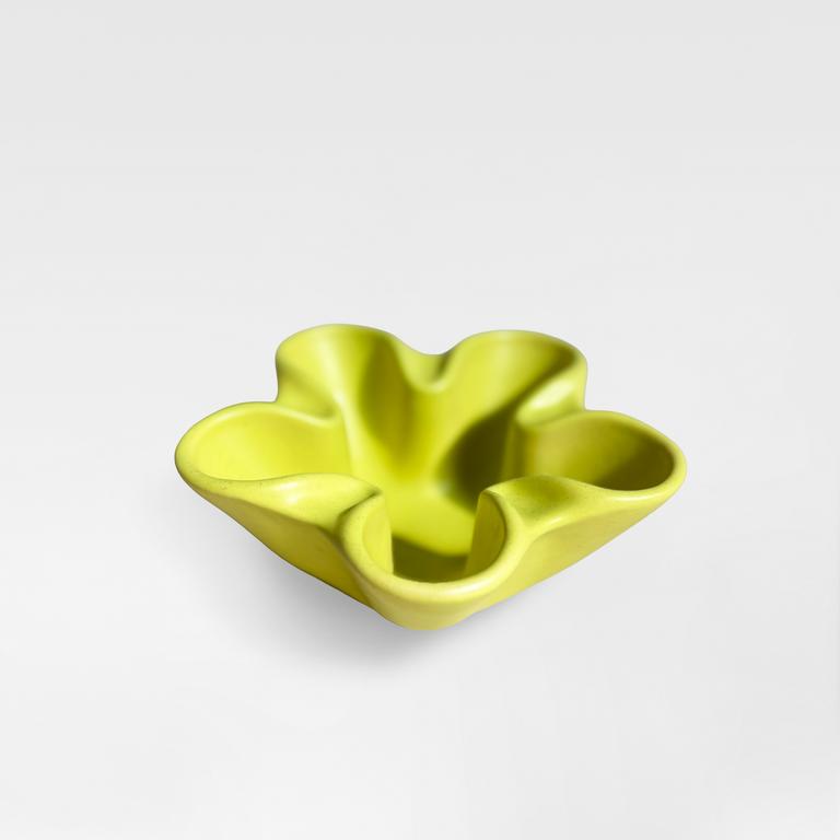 Catalogue raisonné, Pol Chambost, Cendrier «trèfle» à cinq festons (jaune). Modèle 739 — circa 1949