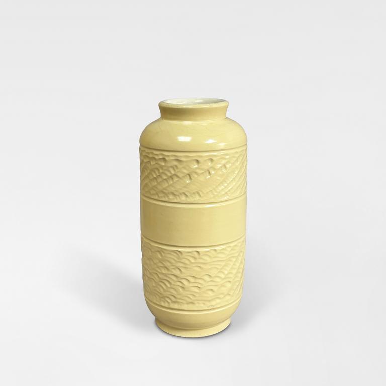 Catalogue raisonné, Pol Chambost, Vase rouleau sur talon (blanc) — circa 1936