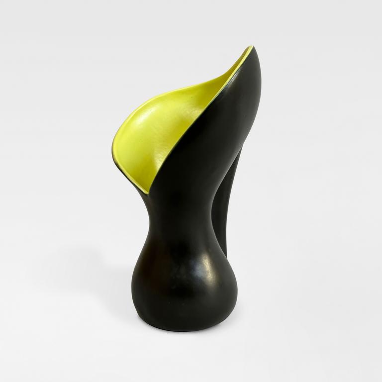 Catalogue raisonné, Pol Chambost, Vase pincé (noir jaune). Modèle 1046 — 1954