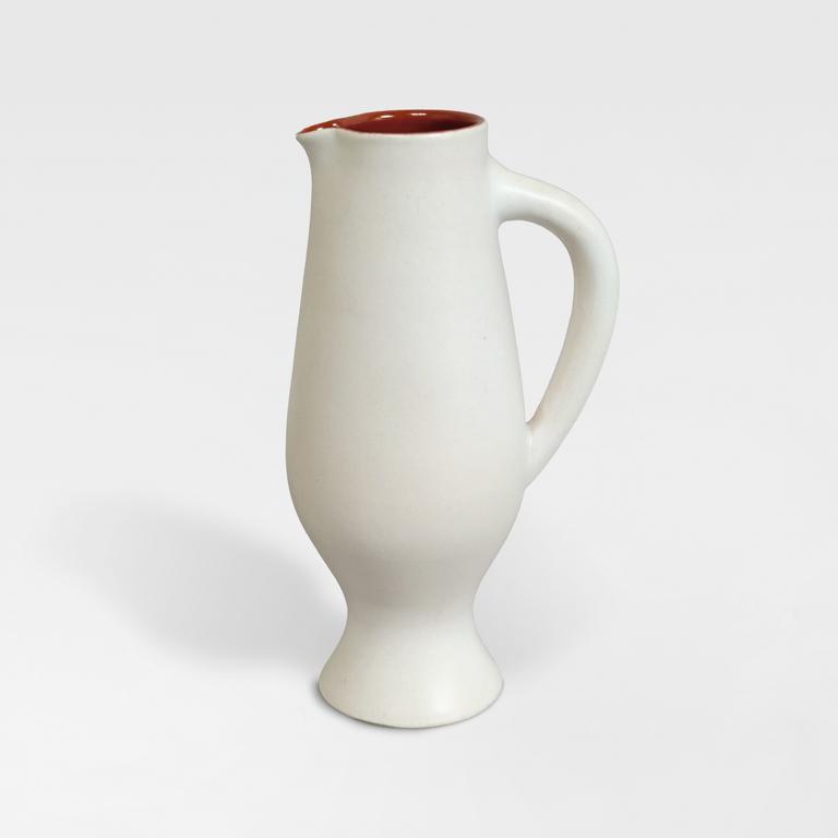 Catalogue raisonné, Pol Chambost, Pichet sur pied douche (blanc chamois). Modèle 1014 A — 1954