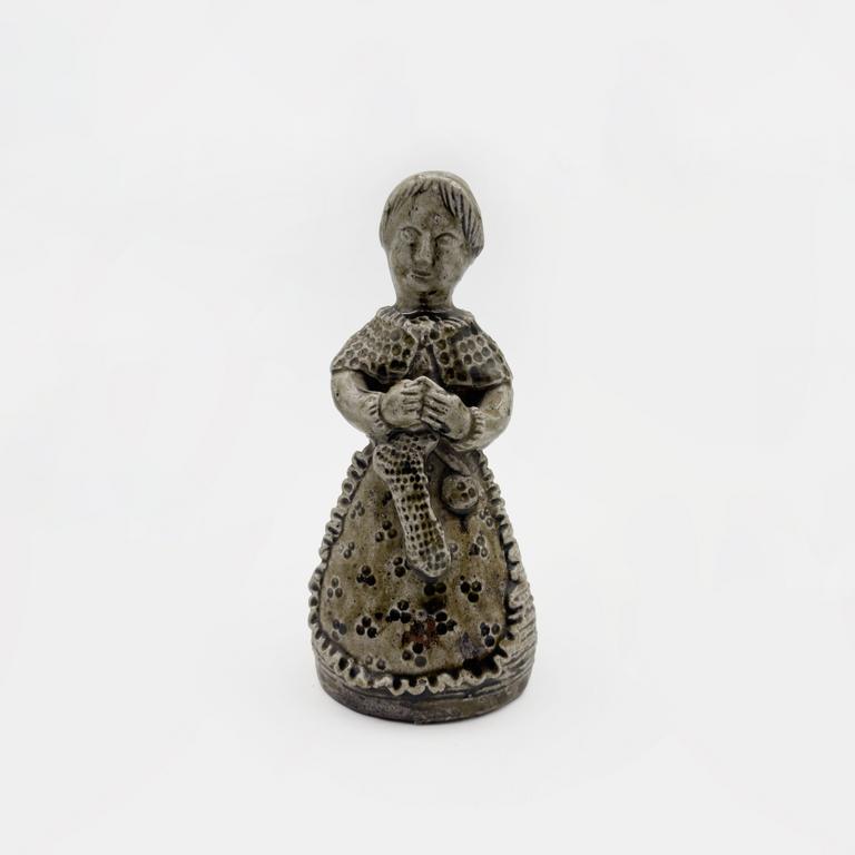 Catalogue raisonné, Jean & Jacqueline Lerat, Femme tricotant (clochette de table), 1946