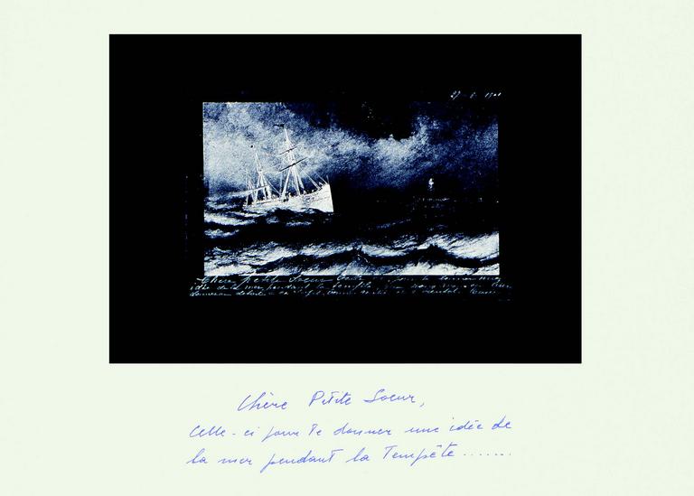 Carton de l'exposition collective "La TempÃªte" Â© CRAC OCCITANIE SÃ¨te - d'aprÃ¨s une Åuvre de Marcel Broodthaers, ChÃ¨re petite sÅur, celle-ci pour te donner une idÃ©e de la mer pendant la tempÃªte, 1972 Collage et inscription manuscrite sur papier. 42x30 cm NÂ° inv : MB 14 3 Courtesy of the artist and Galerie Chantal Crousel, Paris