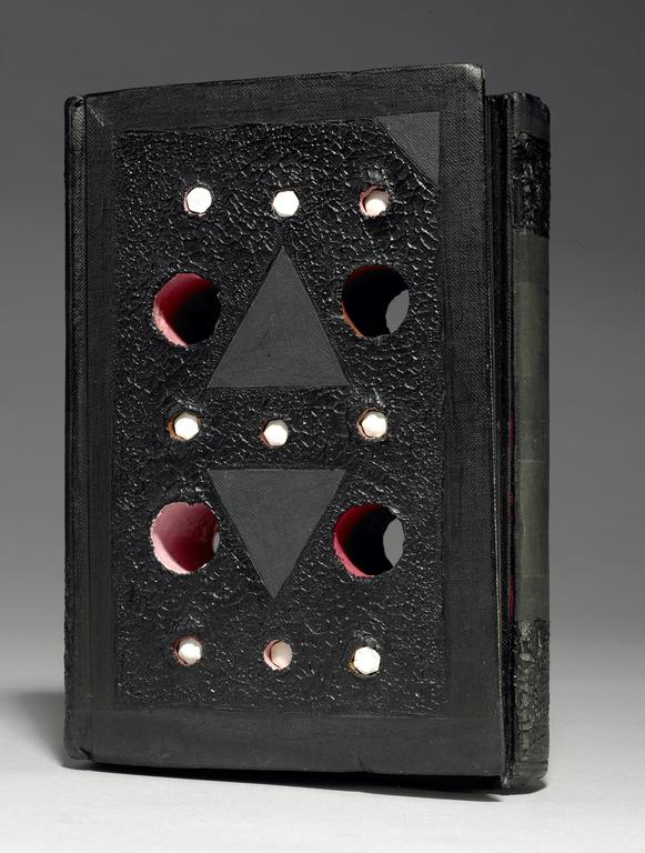 Catalogue raisonné, Bruno Mendonça, Livre interdit aux neufs crayons