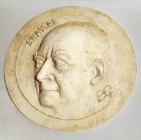 Brassaï avers Plâtre D=33.5 cm © Collection Daria Gamsaragan Estate