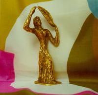 Vierge sur fond coloré