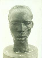 2ème buste chez Constant face (1924) Photo anonyme 