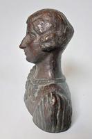 Buste de femme style classique, tête légèrement inclinée (2) 