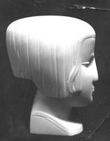 Buste de jeune fille de profil Photo anonyme 