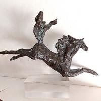 Par dessus les frontières bronze marron vert, socle plexiglass (1)