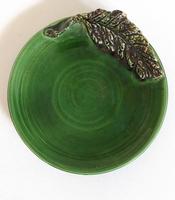 Assiette dessert céramique émaillée vert foncé feuille D=16 cm 