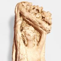 Cariatide de droite, (détail) femme porteuse du panier (détail) 