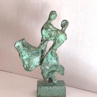 Couple danse envolée, bronze vert H=10 cm hors socle 