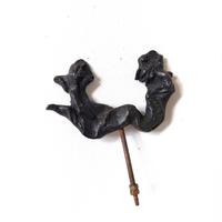 Petite figurine, tige filtée bronze noir L=8 cm 