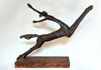 Vol du sagittaire (1) L=70 cm bronze marron socle en bois