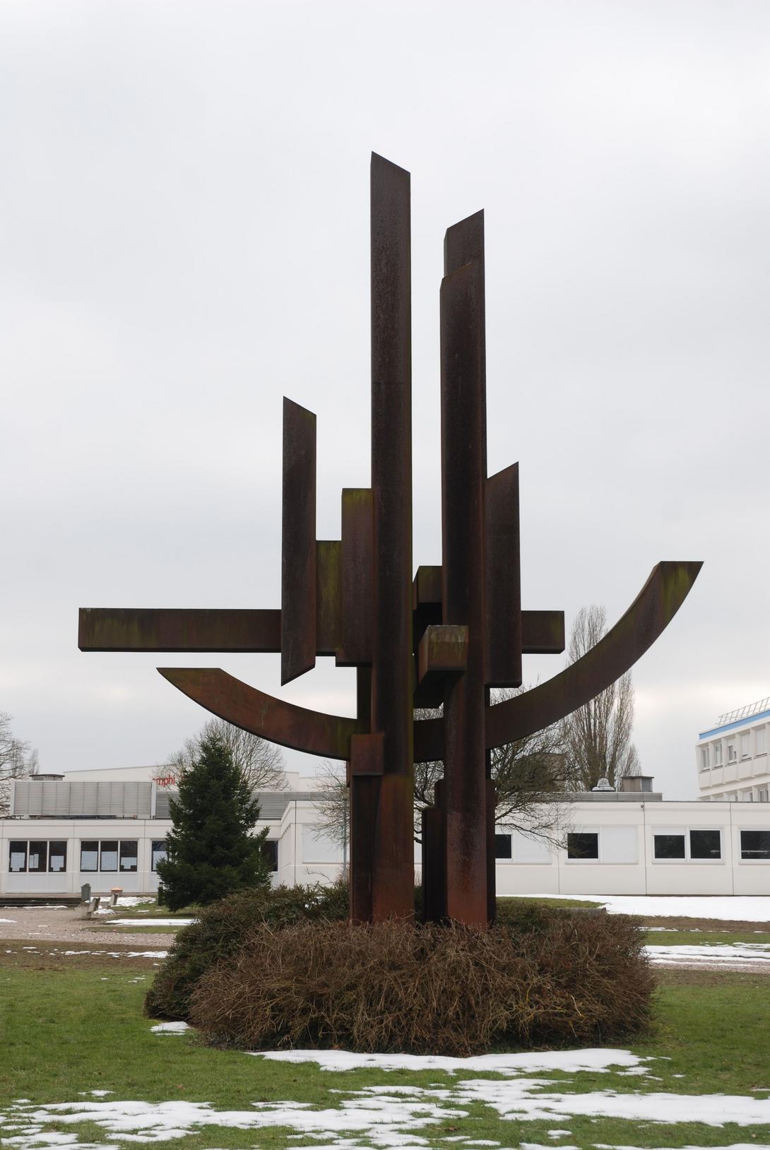 Hommage aux Etats Unis du Monde. Réalisation de la sculpture monumentale à Nancy