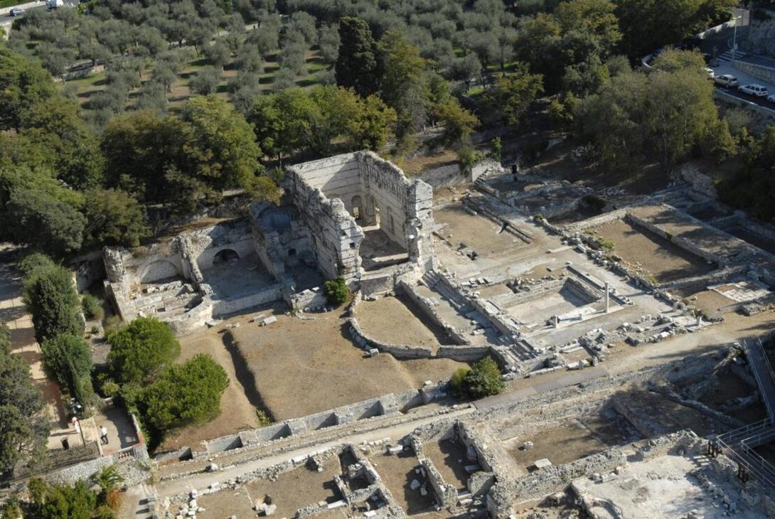 Anne et Patrick Poirier. Mémoires des ruines