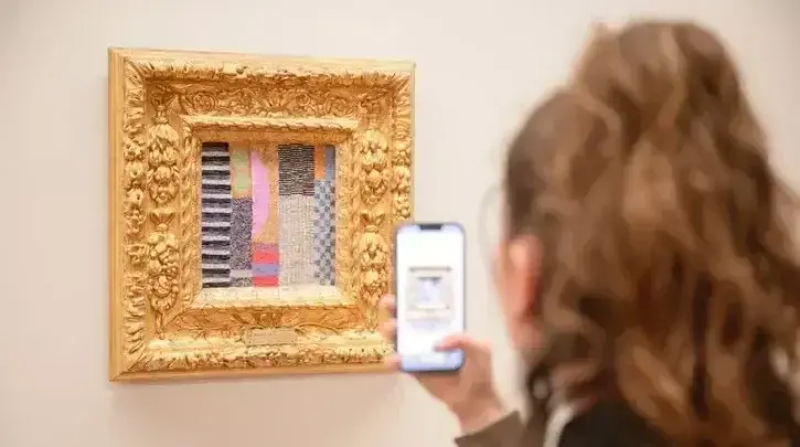 Eva Taulois. Neurone miroir