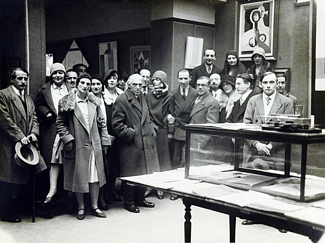 Mondrian, Seuphor, Foltyn, Florence Henri, Georges et Tine Vantongerloo, Joaquin Torres-Garcia, Jean Arp, Luigi Russolo, Vassily Kandinsky, Friedrich Vordemberge-Gildewart...